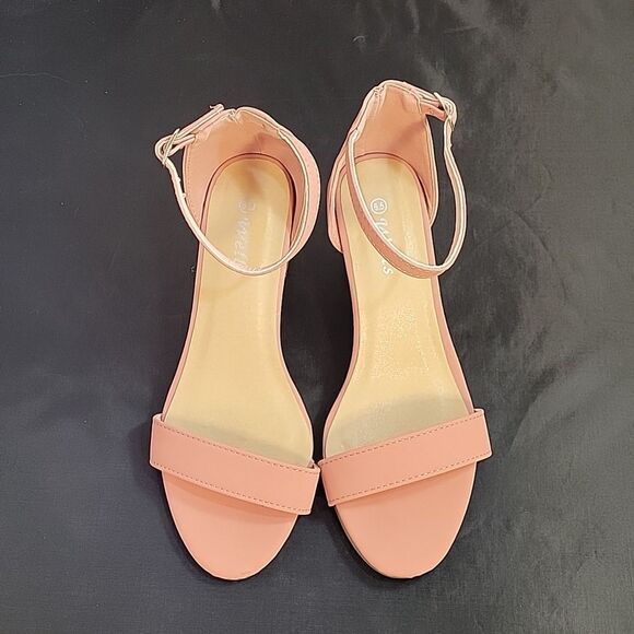 WOMEN"S WELLS BLOCK HEEL ADJUSTABLE BUCKLE ANKLE STRAP OPEN TOE SANDAL - Picture 3 of 12